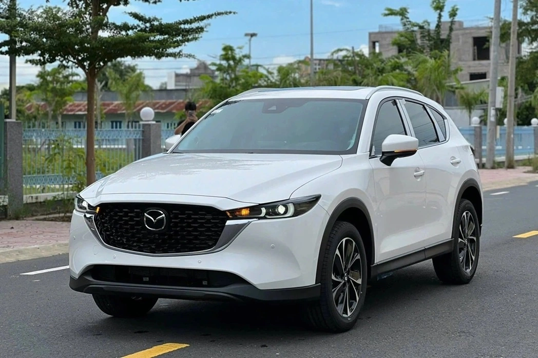Doanh số bán xe của Ford Territory bất ngờ vượt Mazda CX-5